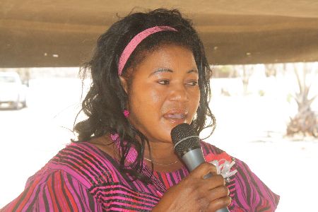 GROOTFONTEIN, 28 October 2013 – The Grootfontein Constituency councillor, Nelao Amagulu speaking at Farm Juliana where she donated some fence wire, wheelbarrows, rakes, spades, digging forks, water pipes,water tanks, and vegetable seeds amongst other items on Monday. (Photo by: Mulisa Simiyasa) NAMPA 
