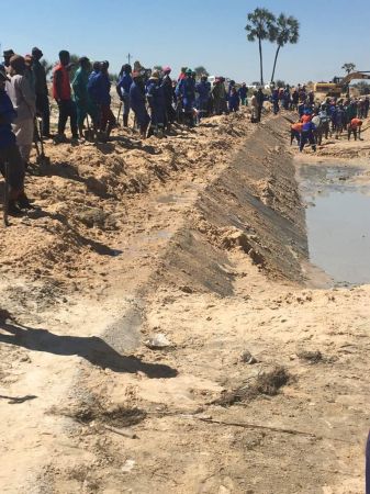 ONGWEDIVA, 03 May 2017 - Northern Namibia has been facing a water crisis for about two weeks after a water canal was extensively damaged last month due to excess flood water. Here Namwater employees can be seen repairing the damaged infrustructure. (Photo: Contributed)