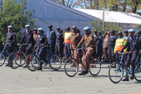 OTJIWARONGO, 18 August 2017 - Members of the Namibian Police Force (NamPol) in the Otjozondjupa Region on bicycles to patrol areas and streets considered impassable by car to combat all types of crime in and around Otjiwarongo. (Photo by: Mulisa Simiyasa) NAMPA