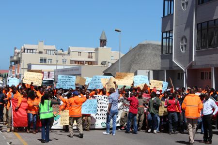 SWAKOPMUND, 15 November 2017 - Employees of Swakop Uranium's Husab Mine in a peaceful march, demanding equal salaries and respect from management. (Photo by: Paulus Kiiyala Shiku) NAMPA