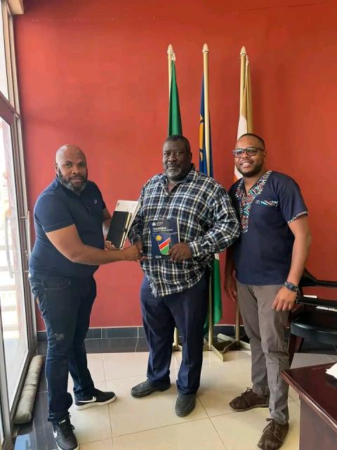 OPUWO, 22 August 2024 - The Kunene Region has committed to assisting in Namibia’s African Peer Review Mechanism (APRM) process. Here Dr Alfons Witbeen, Director of the African Peer Review Mechanism National Secretariat, is pictured with Kunene CRO Goerge Kamseb (centre) during recent visits to familiarise locals with the APRM's operations and accomplishments. (Photo by: Uakutura Kambaekua) NAMPA

