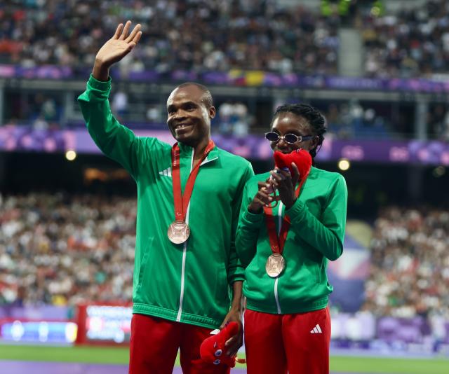 PARIS, 07 September 2024 – Paralympic sprinter Lahja Ishitile and her guide Sem Shimanda pictured with their bronze in the women’s T11 200 metre (m) race at the Stade de Paris. (Photo by: Hesron Kapanga) NAMPA