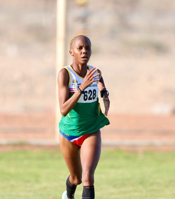 KARIBIB, 21 September 2024 - Lavinia Haitope of the Namibian Police Force in action during the 10th edition of the QRK Navachab half-marathon in the town of Karibib. (Photo by: Hesron Kapanga) NAMPA
