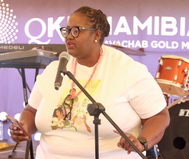 KARIBIB, 21 September 2024 – The Director of Sport in the Ministry of Sport, Youth and National Service, Jo-Ann Manuel, addresses the audience during the 10th edition of the Navachab half-marathon in Karibib. (Photo by: Hesron Kapanga) NAMPA