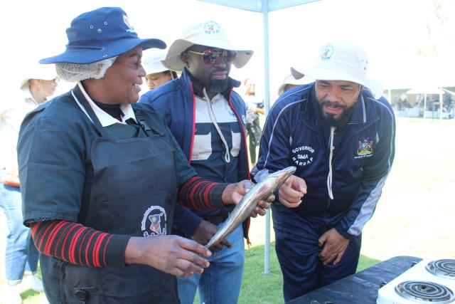 MARIENTAL ,21 September 2024-The governor of Hardap region Salomon April explores different fish stalls at the Namibian Fish Consumption Market Day in Mariental on Saturday
(Photo credits: Charmaine Boois )NAMPA