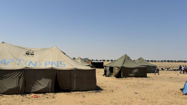 WALVIS BAY, 08 October 2024 - Some of the temporary shelter set up for the group of displaced Otweya Informal settlement fire victims at Walvis Bay. Close to 200 households lost their homes during the inferno and one life was lost. (Photo by: Isabel Bento) NAMPA