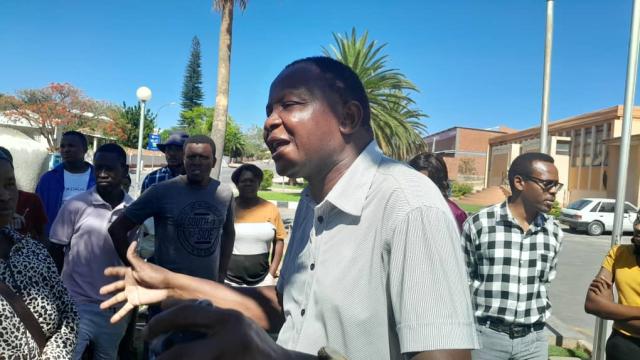 Outjo, Acting CEO Immanuel Tjipurua addressing the crowd of unemployed Outjo residents (photo: Dalene Kooper) (Nampa)