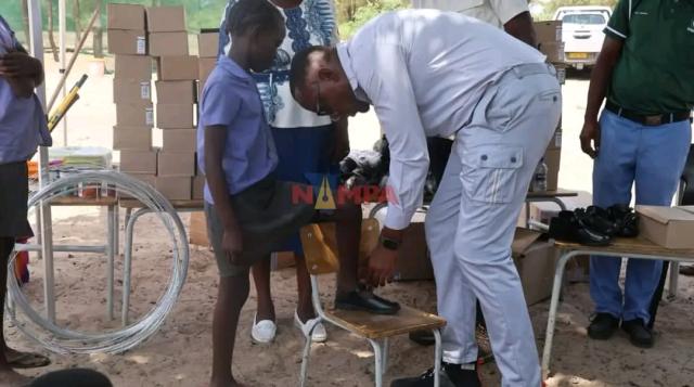 RUNDU, 22 November 2024 - Alois Hashipara Primary School in the Kavango 
East Region received a garden equipped with tools as well as school shoes valued at N.dollars 60 000 from the Namibia Wildlife Resort on Friday. (Photo by:Sawi Hausiku) NAMPA 