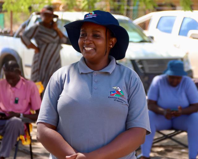 TSUMKWE, 26 November 2024  – Mbashandangi Kahiriri, the Returning Officer of the Tsumkwe Constituency during the 2024 Presidential and National Assembly Elections, pictured while addressing vehicle owners at the Tsumkwe Police Station. (Photo by: Hesron Kapanga) NAMPA.