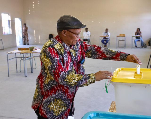 TSUMKWE, 27 November 2024 – Deputy Minister of Marginalised People in the Ministry of Gender Equality, Poverty Eradication and Social Welfare under the presidency, Royal Kxao Ui/o/oo casting his vote during the Presidential and National Assembly Elections at the Tsumkwe Secondary School. (Photo by: Hesron Kapanga) NAMPA