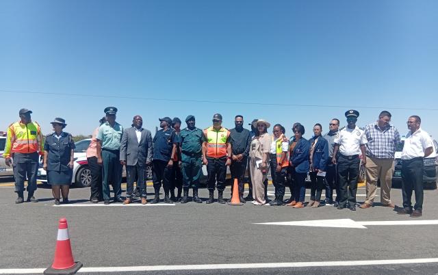 MARIENTAL, 02 December 2024- The senior police officers with the Govenor of Hardap region and the mayor of Mariental at the official launch of the Namibian Police festive season road and safety campaign in the Hardap region.
(Photo by : Charmaine Boois) NAMPA