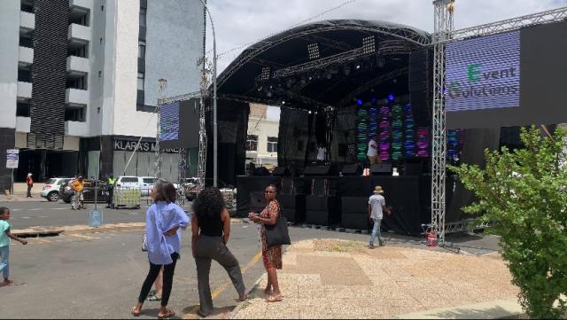 WINDHOEK, 30 December 2024 - The City of Windhoek (CoW) setting up to host an exciting New Year’s Eve event. (Photo by: Sheila Perestrelo) NAMPA