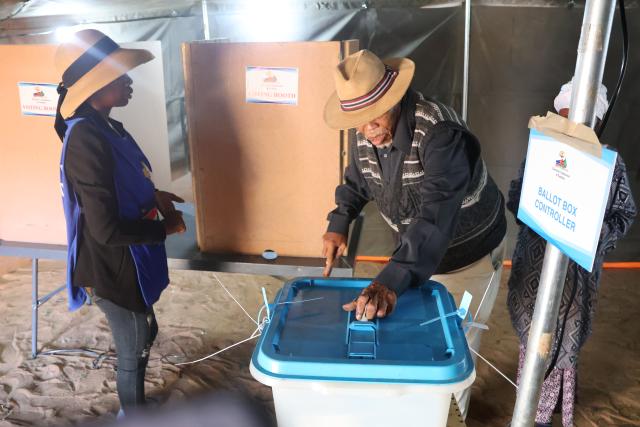 TSINTSABIS, 17 January 2025 - An elderly voter from Tsintsabis casts his vote in the Guinas Constituency by-election. (Photo by: Linea Dishena) NAMPA