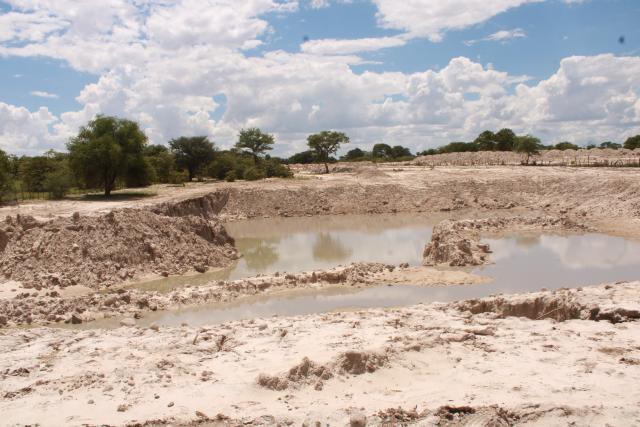 OLUUNDJE, 28 January 2025 - An earth dam that is under construction at Oluundje village in the Oshikoto region. (Photo by Gabriel Tomas) NAMPA