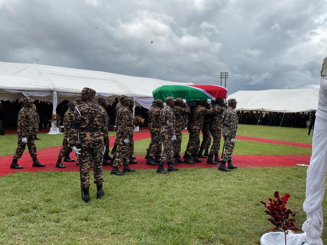 RUNDU, 23 February 2025 - The Namibia Defence Force pallbearers carrying the casket from the gun carriage to the bier where mourners gathered at the Rundu Sports Stadium. (Photo by: Sawi Hausiku) NAMPA 
