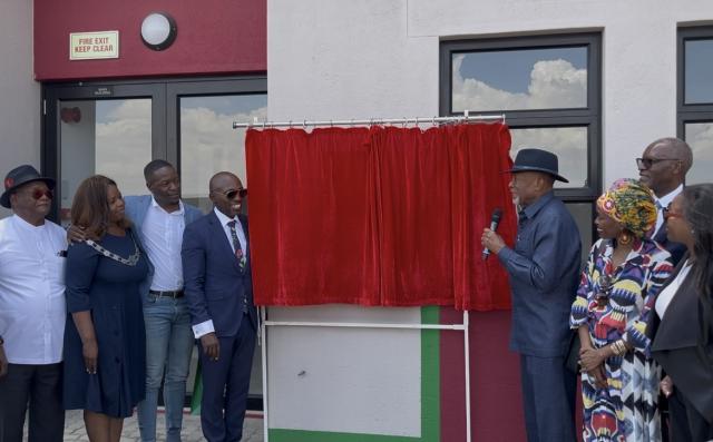 WINDHOEK, 06 MARCH 2025 - President Nangolo Mbumba with the Mayor of Usakos Irene Simeon-Kurtz (left) and Minister of Mines and Energy Tom Alweendo (Right) at the Inauguration of the 25MWp KHAN solar PV plant,  at Usakos on Thursday. ( Photo: Justina Shuumbwa) NAMPA
