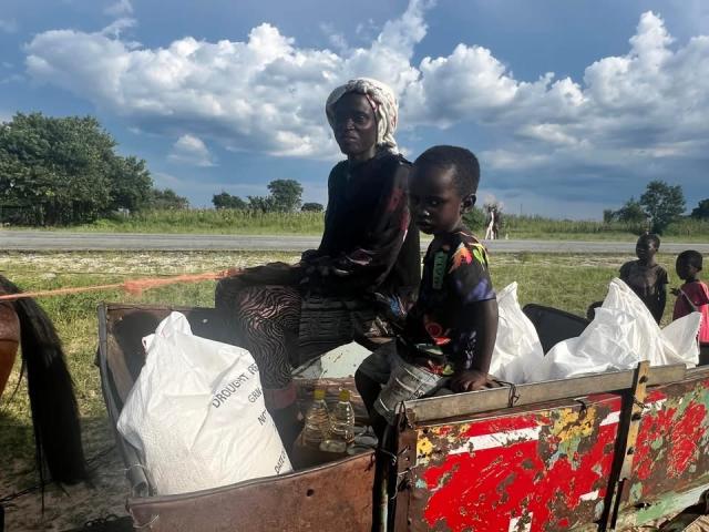 NKURENKURU, 07 March 2025- women with her child transporting drought relief food in the donkey cart.
(photo: contributed)
NAMPA