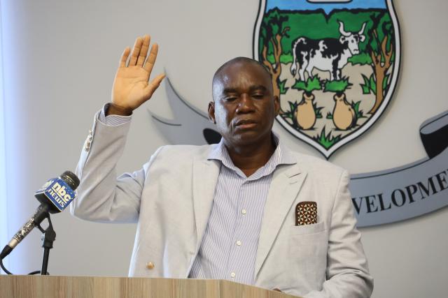 OTJIWARONGO, 23 April 2025 - The newly elected Chairperson of the Otjozondjupa Regional Council, Johannes Hausiku, the Tsumkwe Constituency Councillor being sworn-in to his new position at Otjiwarongo on Wednesday morning. (Photo by: Mulisa Simiyasa and Uakutura Kambaekua) NAMPA