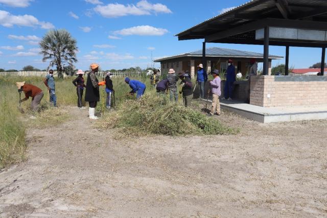 OMUTHIYA, 08 May 2025 - Omuthiya residents cleaning the town to ensure safety. (Photo contributed)