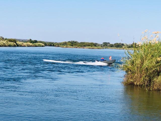 NKURENKURU, 07 June 2025- The Police Water Wing Unit searching for the body of a i17-year-old boy, Epafras Musese Hasindi, a learner at Nkurenkuru Combined School who jumped into the river at Kafuma Village, Kavango West region on Saturday.
(photo: Lylie Joel)
NAMPA 