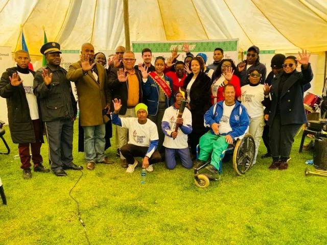 KEETMANSHOOP, 26 June 2025 - ||Kharas governor, Aletha Frederick pictured with other stakeholders at the AUSC Region 5 Youth Games domestic torch tour at Keetmanshoop on Thursday. (Photo: Contributed) NAMPA