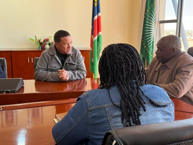 MARIENTAL, 15 August 2025 (NAMPA)-Minister of Urban and Rural Development James Sankwasa in a meeting with Hardap Governor Riaan McNab, the chairperson of the Hardap regional council, Gershon Dausab and Stampriet Village Council in Mariental on Friday.
(Photo:Charmaine Boois) NAMPA 
