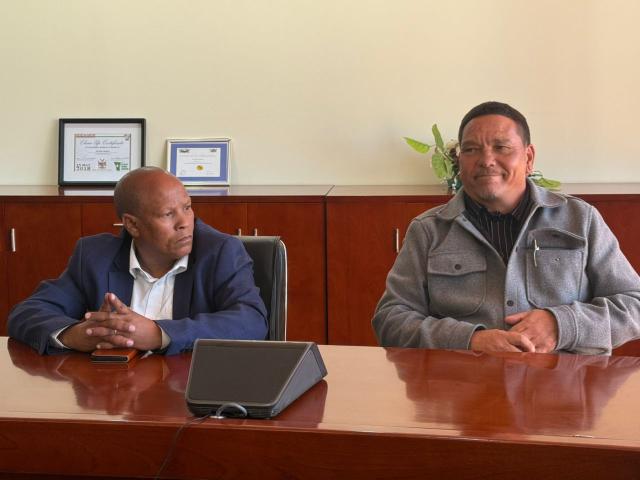 MARIENTAL, 15 August 2025 (NAMPA)-Minister of Urban and Rural Development James Sankwasa in a meeting with Hardap Governor Riaan McNab, the chairperson of the Hardap regional council, Gershon Dausab and Stampriet Village Council in Mariental on Friday.
(Photo:Charmaine Boois) NAMPA 