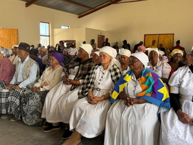 MARIENTAL, 15 August 2025 (NAMPA)- The Minister of Urban and Rural Development James Sankwasa held a meeting with the Witbooi Royal family to solve the dispute in the royal family caused by the ongoing battle between two candidates Hendrik Ismael Witbooi and Salomon Witbooi on Friday in Gibeon.
(Photo:Charmaine Boois) NAMPA 