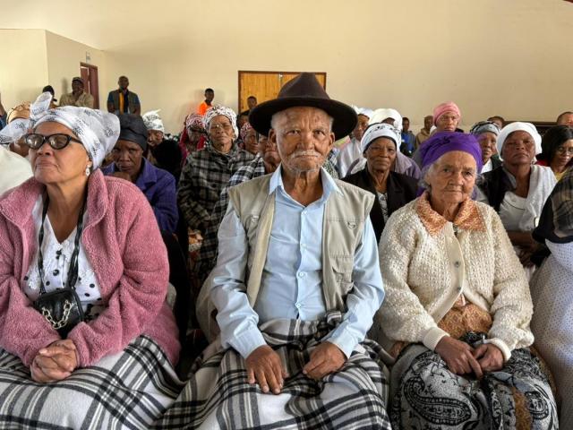 MARIENTAL, 15 August 2025 (NAMPA)- The Minister of Urban and Rural Development James Sankwasa held a meeting with the Witbooi Royal family to solve the dispute in the royal family caused by the ongoing battle between two candidates Hendrik Ismael Witbooi and Salomon Witbooi on Friday in Gibeon.
(Photo:Charmaine Boois) NAMPA 