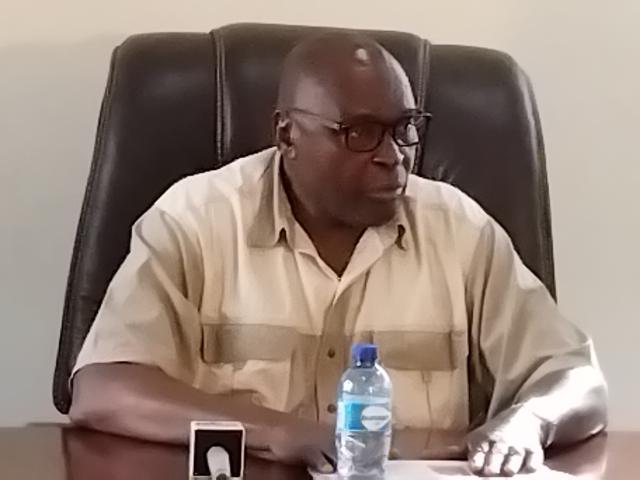 KATIMA MULILO, 20 August 2025 – Urban and Rural Development Minister, James Sankwasa on Wednesday officially handed over letters of removal from office to the Katima Mulilo Town Councillors at the hastily arranged media briefing.

(Photo: Michael Mutonga Liswaniso) NAMPA
