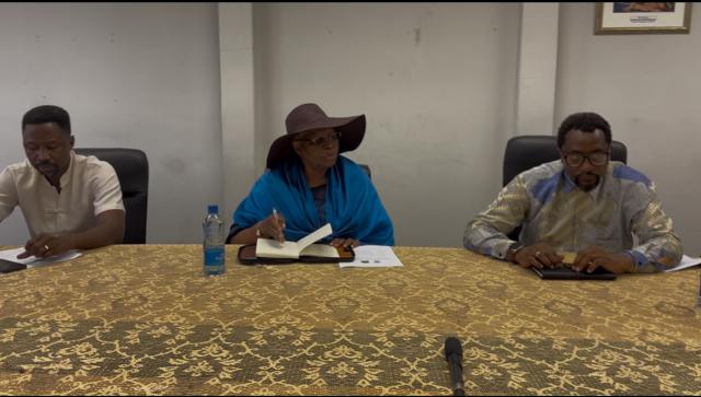 RUNDU, 29 August 2025 - President Netumbo Nandi-Ndaitwah and her delegation in a meeting at Sikondo Green Scheme. (Photo by: Sawi Hausiku) NAMPA 