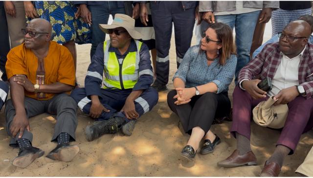 RUNDU, 19 September 2025 - Prime Minister Elijah Ngurare and Education Minister Sanet Steenkamp sitted on bare ground flanked by the regional leadership during an inspection visit to Ndama East. ( Photo by: Sawi Hausiku) NAMPA 