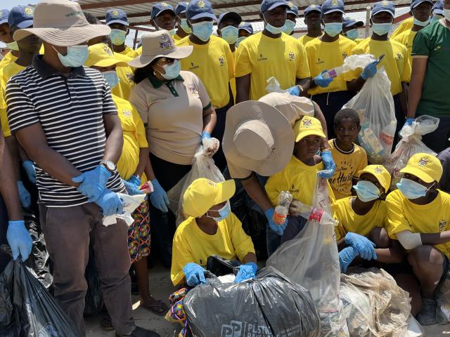NKURENKURU, 20 September 2025- Minister of Environment, Forestry and Tourism, Indileni Daniel, officially commemorated the World Clean-Up Day in Nkurenkuru on Saturday.

(Photo: Lylie Joel)
NAMPA
