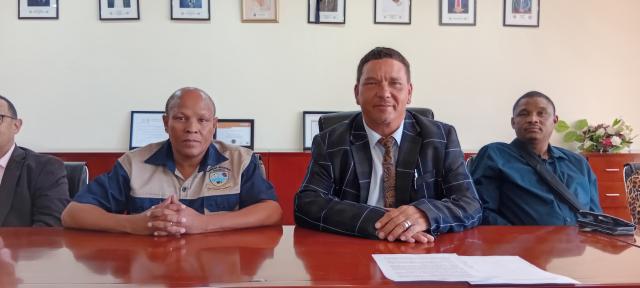 MARIENTAL, 06 October 2025 (NAMPA)- The Hardap Governor Riaan McNab and the chairperson of the Hardap regional council, Gershon Dausab at a public briefing held in Mariental on Monday.
(Photo:Charmaine Boois) NAMPA 