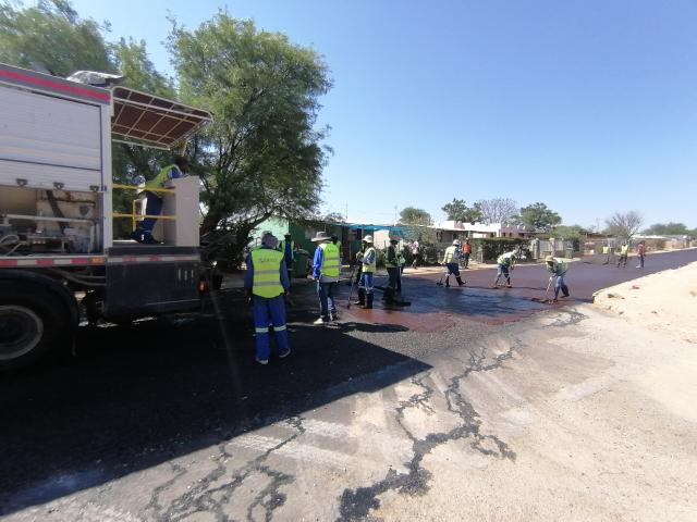 OTJIWARONGO, 22 October 2025 - The rehabilitation activities of several streets at Otjiwarongo started in April this year and now nears completion. (Photo by: Mulisa Simiyasa) NAMPA 
