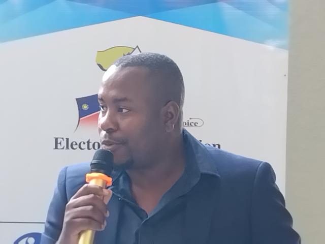 KATIMA MULILO, 03 November 2025 - ECN’s regional electoral officer, Lesley Simwanza speaks at the regional stakeholders engagement meeting at Katima Mulilo on Monday. (Photo: Michael Mutonga Liswaniso) NAMPA
