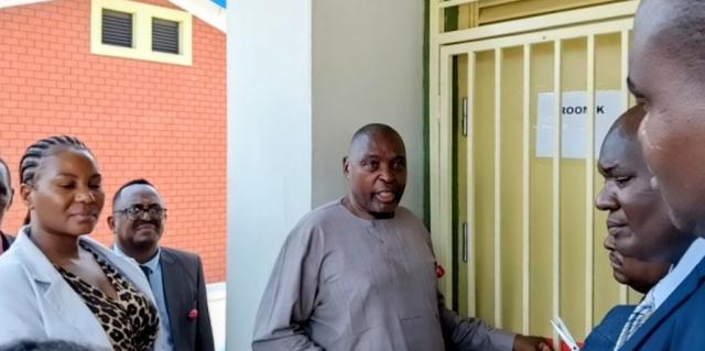 MASOKOTWANI, 10 NOV (NAMPA) – B2Gold Namibia on Monday officially pledged 40 computers valued at N. dollar 250 000 to the Masokotwani combined school in the Zambezi region.
The donation that was facilitated by Urban and Rural Development Minister, James Sankwasa, whom according to Zambezi education deputy director, Norah Munembo has had a history of personally donating to needy rural schools in the region in the previous years.

(Photo: Michael Mutonga Liswaniso) NAMPA
