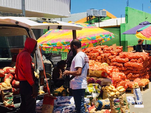 WINDHOEK, 23 NOVEMBER 2025 - Street vendors at Stop n Shop (Photo: Filemon Haininga) NAMPA