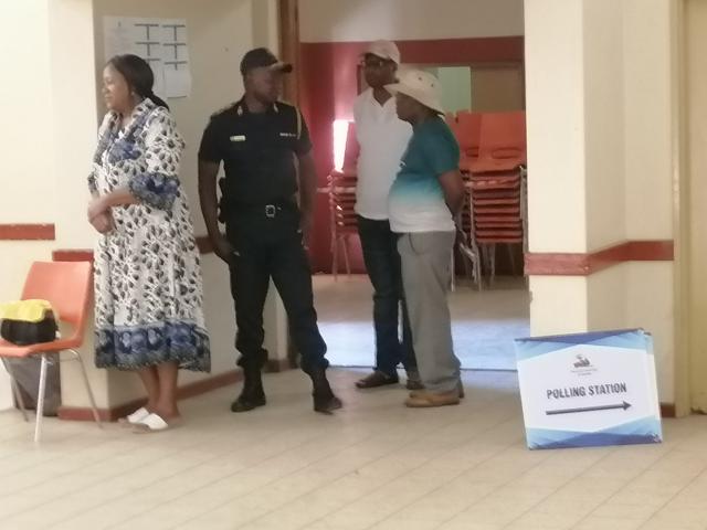 OTJIWARONGO, 26 November 2025 - Queues of early voters at Otjiwarongo in the 2025 Regional Councils and Local Authorities elections at the Swanevelder Community Hall Wednesday morning. (Photo by: Mulisa Simiyasa) NAMPA 