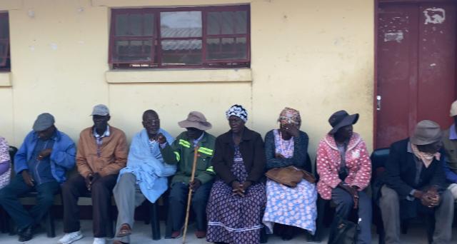 OMUTHIYA, 26 November 2025- Youth and elderly citizens have queued up cast their vote at Onankali South combined school polling station in Onyaanya constituency in Oshikoto region.

(Photo: Max Henrich)NAMPA