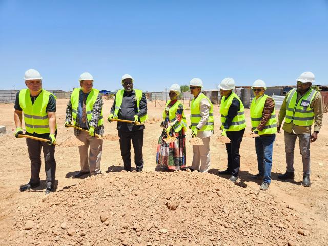 Minister of Industries, Mines and Energy, Modestus Amutse launched the Service Level Agreement with the Southern Regional Electricity Distributor (SORED) in Mariental on Friday. 