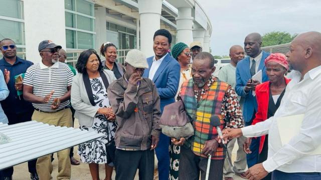 OSHAKATI-29 January 2026- The recipients of the building material worth N. dollars 98 347.80 from the office of the Omusati Regional governor Immanuel Shikongo on Wednesday. (photo: contributed)