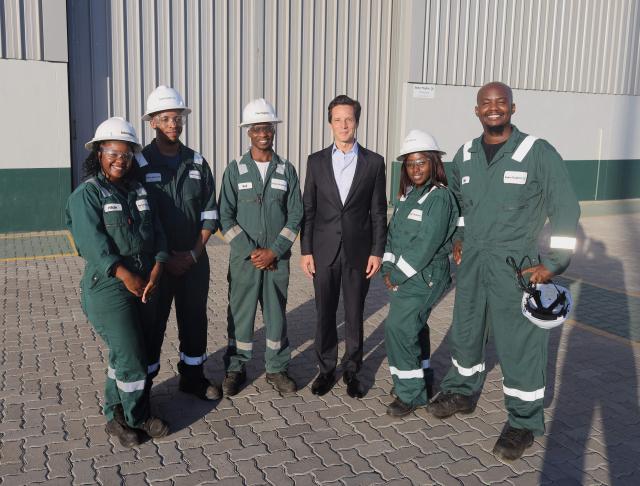 WALVIS BAY - U.S. Ambassador John Giordano tours Baker Hughes’ Walvis Bay facility, highlighting Namibia’s growing energy sector. (Photo: Contributed) NAMPA 