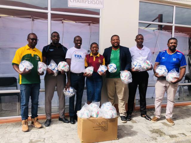 NKURENKURU, 06 March 2026- The Kavango West Regional Football Association, on behalf of the Namibia Football Association handed over 287 soccer balls to the Kavango West Directorate of Education, Innovation, Youth, Sports, Arts and Culture on Friday.

(Photo: Lylie Joel)
NAMPA