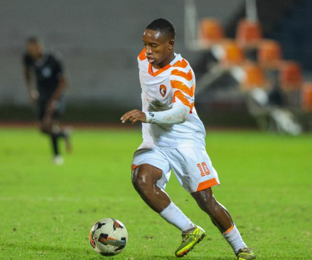 WINDHOEK, 10 April 2026 - Simon Elago of FC Ongos while in action at the Independence stadium during round 27 of the 2025/26 Namibia Premier Football League against Bucs Bucanners. The match ended 1-1 between the two sides. (Photo by: Hesron Kapanga) NAMPA