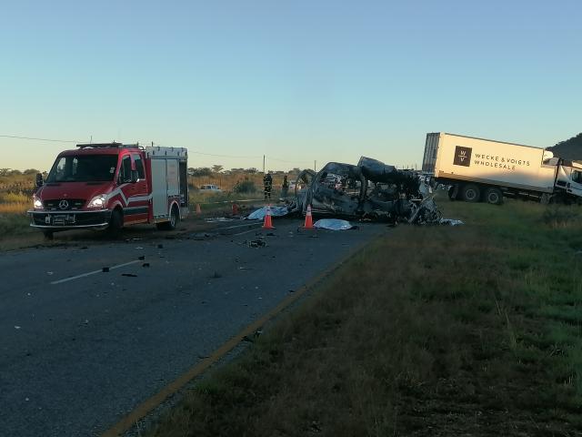 OTJIWARONGO, 01 MAY (NAMPA) - The accident scene where a truck and a minibus belonging to the Ministry of Health and Social Services collided south of Otjiwarongo on Friday morning at about 05h30 along the B1 road. A total of 11 people from the minibus all died and some burned beyond recognition. (Photo by: Mulisa Simiyasa) NAMPA