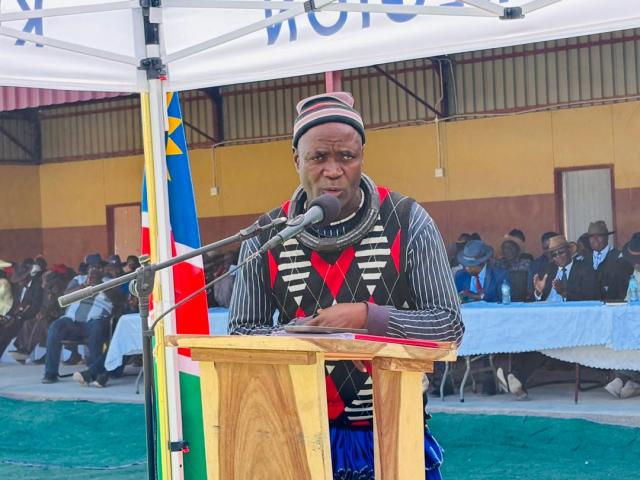 OPUWO, 28 MAY 2026- Senior Council Uahuna Tjiposa, of the Otjikaoko Traditional Authority, speaking at the Genocide Remembrance Day commemoration held at the Opuwo Open Market in the Kunene Region on Thursday. (Photo: Contributed) NAMPA 
