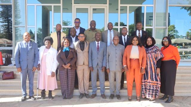 Windhoek, 04 JUNE- Prime Minister Elijah Ngurare pictured with City of Windhoek Councilors and management.(Photo contributed). NAMPA