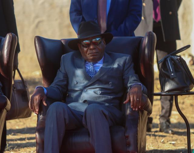 OKAHANDJA, 14 June 2026 - First gentleman Ndenga Ndaitwah applauded Chief Kahimemua Nguvauva's bravery(Photo: Hesron Kapanga) NAMPA 