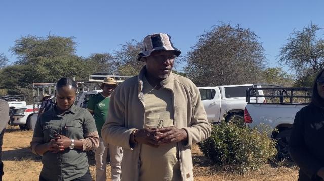 AKAONDE, 20 June 2026- Oshikoto governor Sacky Kathindi addressing community members of Akaonde village on the issue of water scarcity in the area.

(Photo: Max Henrich) NAMPA 